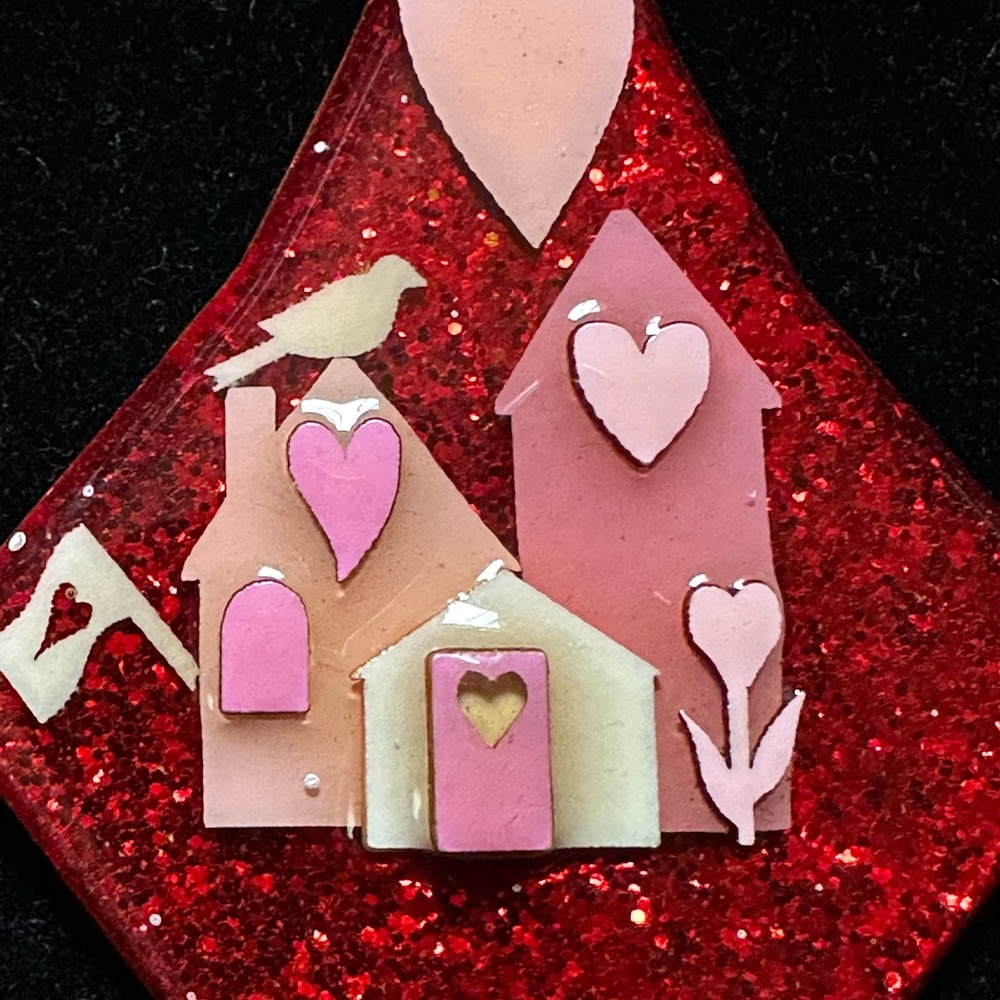 House Pins By‎ Lucinda Valentine Heart Pink Red & Glitter - Picture 2 of 4